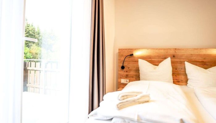 3959485-9CMpbyuubbX63jN3VaNJA2q2-7008591